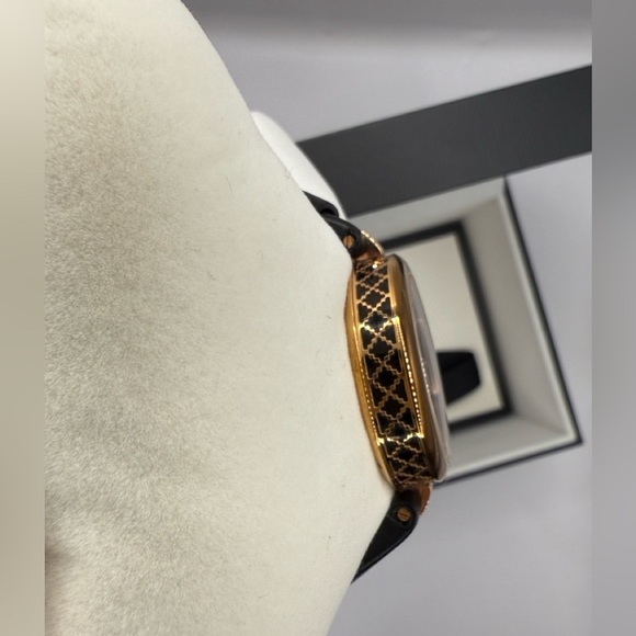 GUCCI DIAMANTISSIMA LEATHER WATCH WITH ROSE GOLD 32 MM - Picture 7 of 13